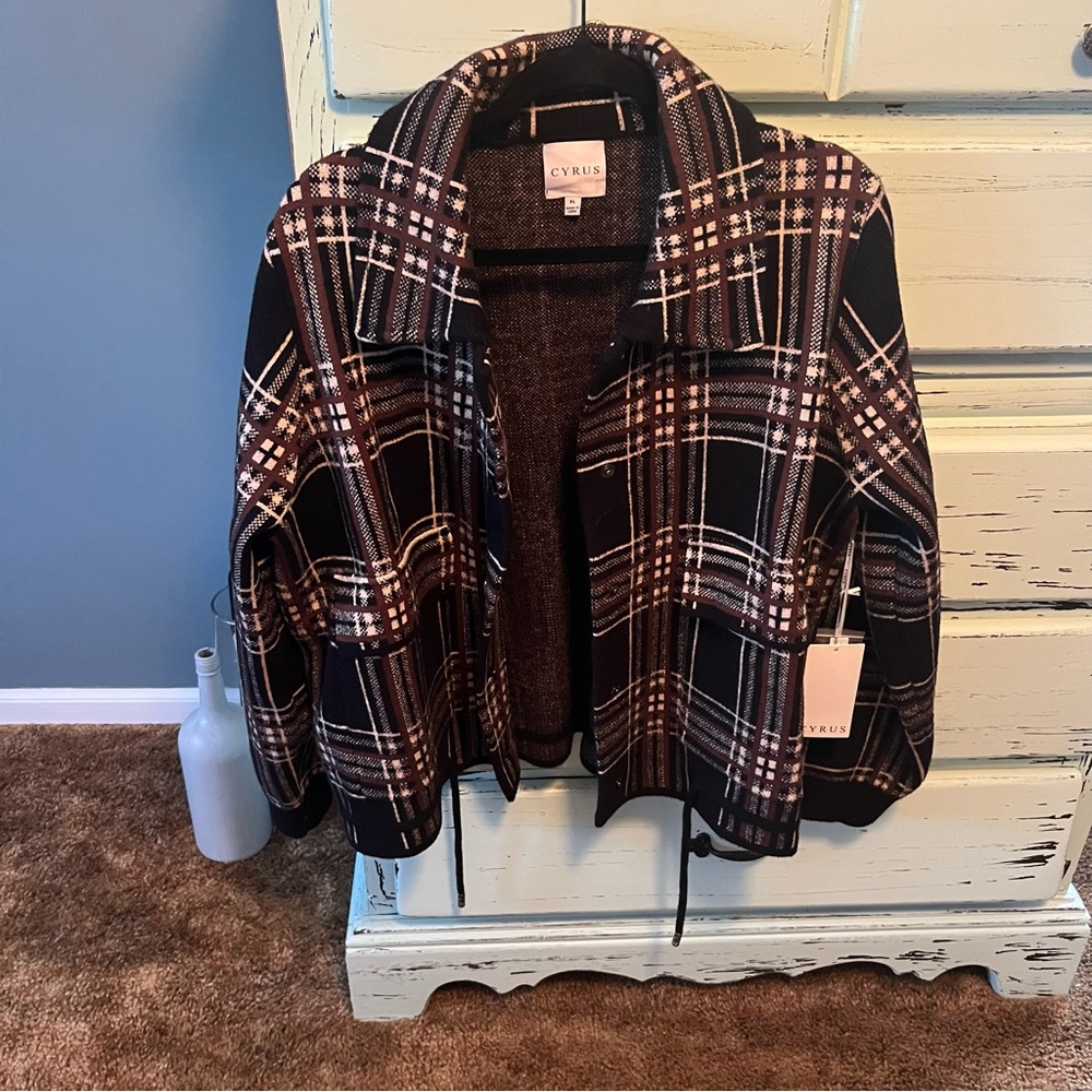 Cyrus Black, Brown, and  White Patterned Sweater. Size XL, new with tags.